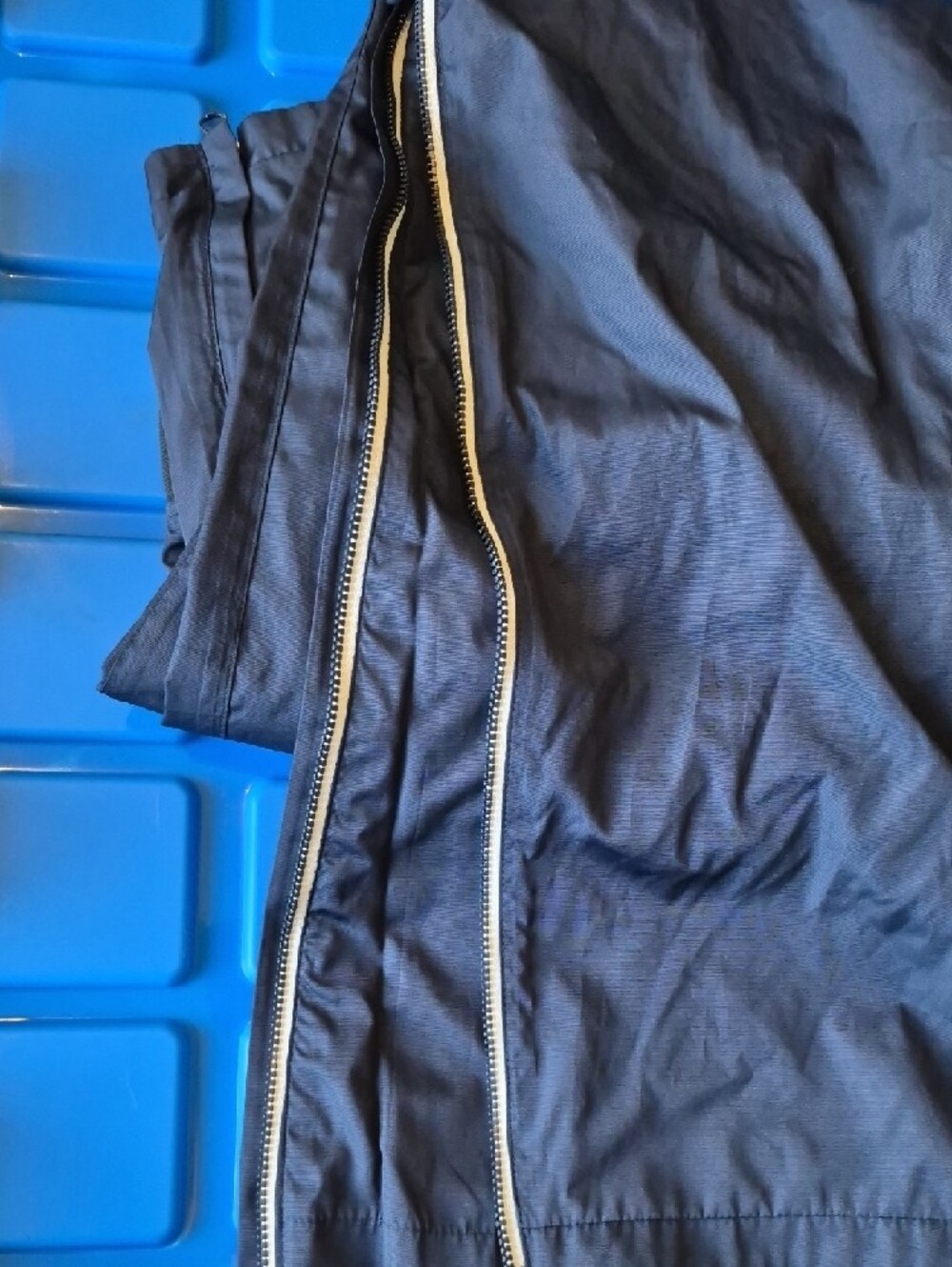 Nike Navy/Black Sportswear Joggers with White Logo - Picture 5 of 5